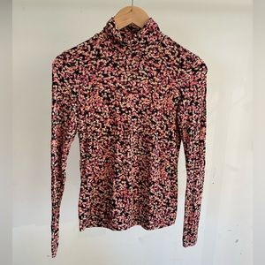 H&M turtleneck. Size S. Very good condition.